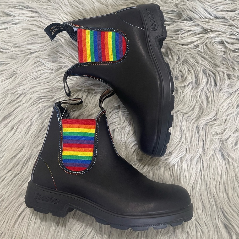 Blundstone Black Boots with Multicolor Elastic